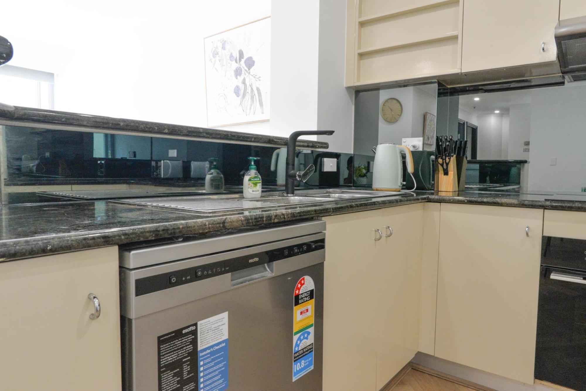 Great Location! Darling Harbour Superb 2Br Apt Sydney Bagian luar foto